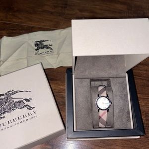 Burberry Watch unisex 38mm